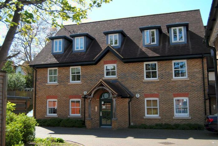 2 Bedroom Penthouse To Rent In York Court, Cowper Road, Berkhamsted, HP4