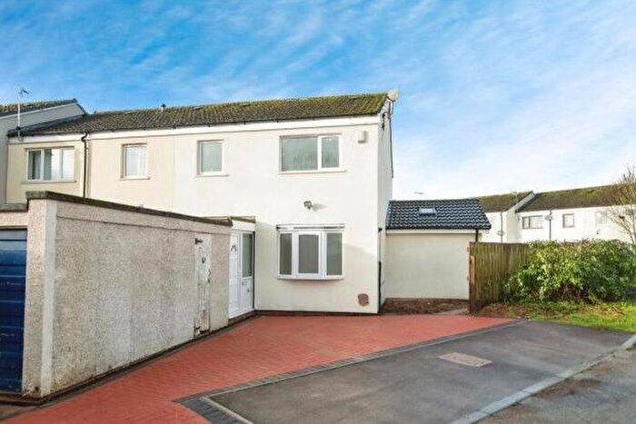 2 Bedroom Flat To Rent In Kinnersley Close, Redditch, B98