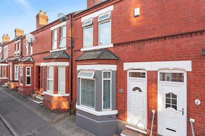 5 Bedroom Terraced House For Sale In Earlesmere Avenue, Doncaster, DN4