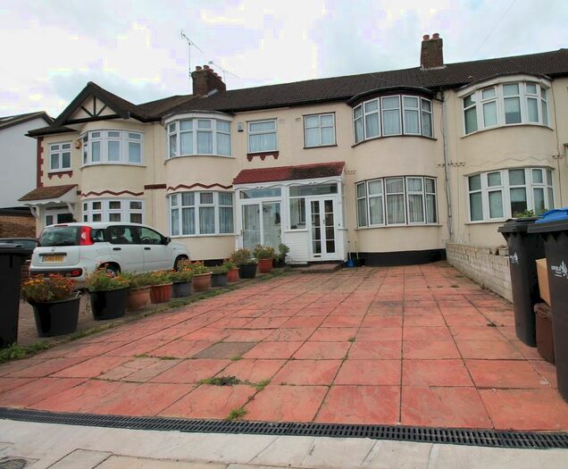 3 Bedroom Terraced House To Rent In Connop Road, Enfield, EN3