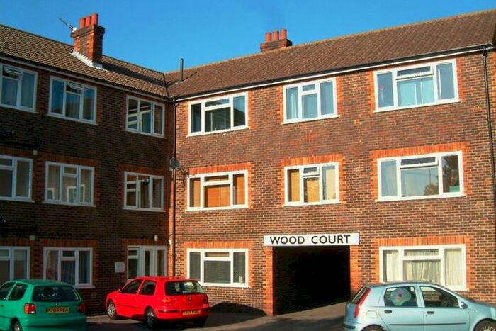 1 Bedroom Flat To Rent In Worplesdon Road, Guildford, GU2