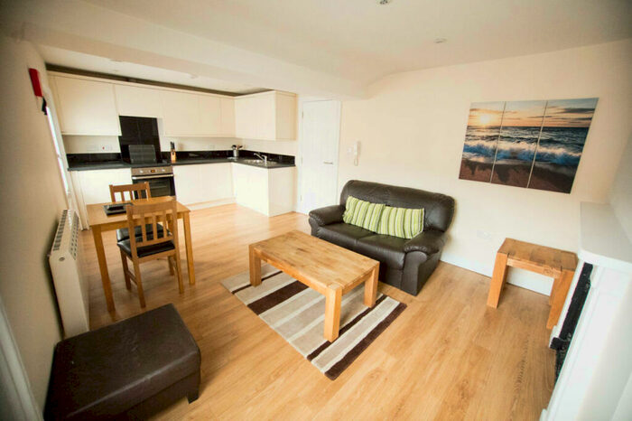 1 Bedroom Apartment To Rent In Queens Road, Reading, RG1