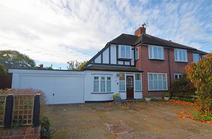 4 Bedroom Semi Detached House For Sale In Redway Drive, Whitton, TW2