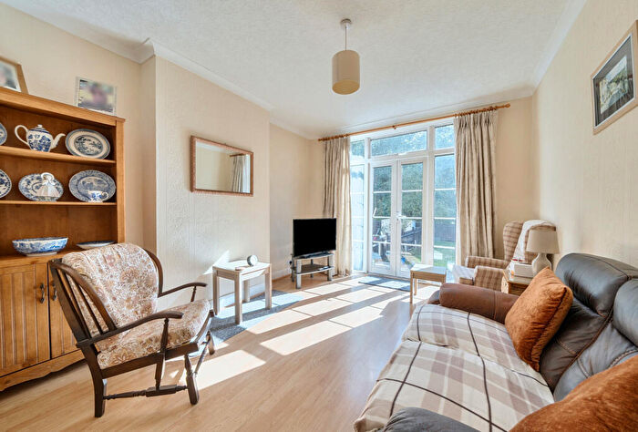 3 Bedroom Terraced House For Sale In Greenwood Close, Morden, SM4