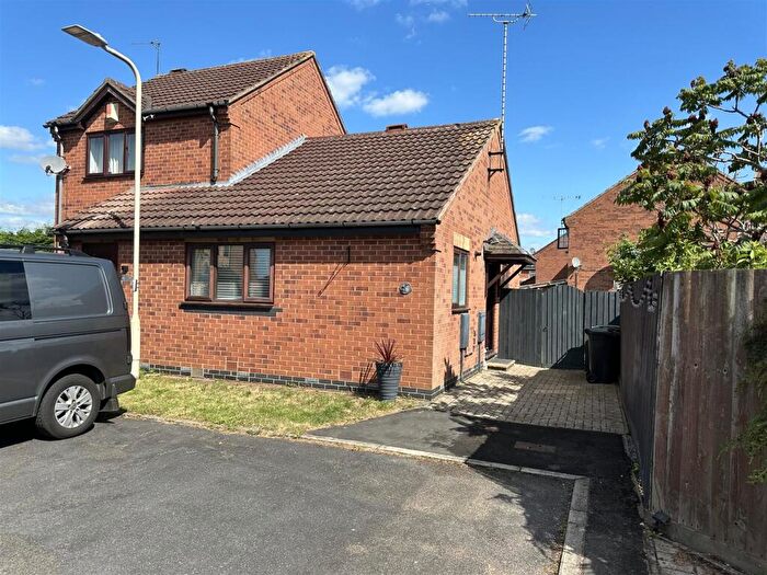 1 Bedroom Bungalow For Sale In Foxton Lock Close, Wigston, LE18