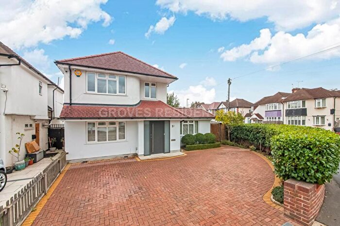 4 Bedroom Detached House For Sale In Van Dyck Avenue, New Malden, KT3