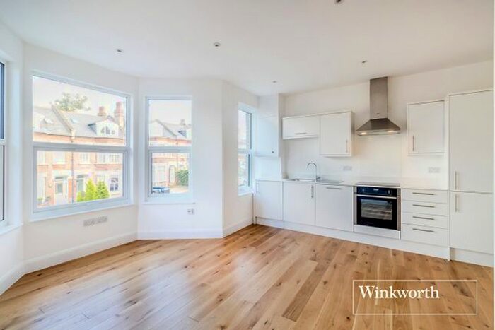 2 Bedroom Flat To Rent In Mountfield Road, Finchley, London N3