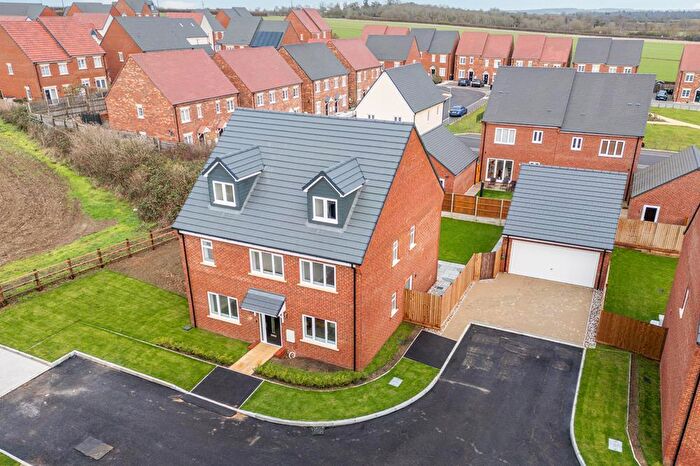 3 Bedroom Detached House For Sale In Blackberry Close, Great Barford, MK44