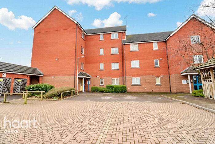 1 Bedroom Flat For Sale In Worthing Close, Grays, RM17