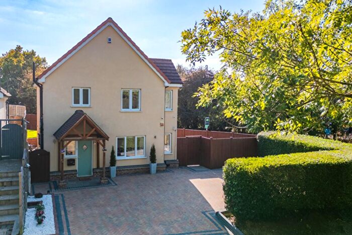 4 Bedroom Detached House For Sale In Cockmannings Road, Orpington, BR5