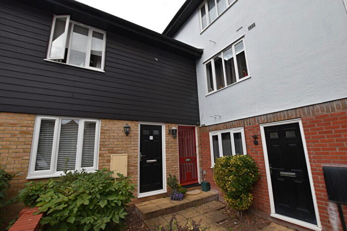 1 Bedroom Maisonette For Sale In Nicholsons Grove, Colchester, CO1