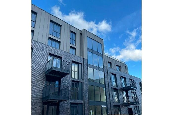 Studio To Rent In Leigh Street, High Wycombe, Buckinghamshire, HP11