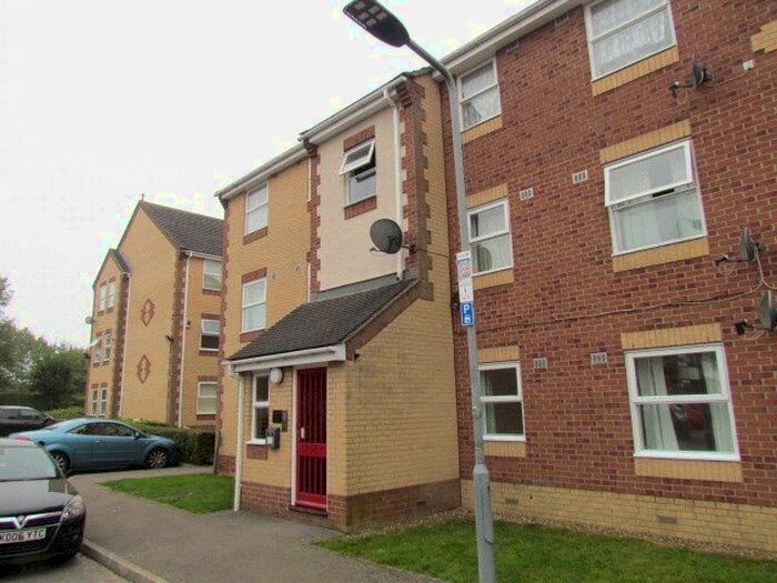 2 Bedroom Flat To Rent In Overton Drive, Chadwell Heath, Romford, Essex, RM6