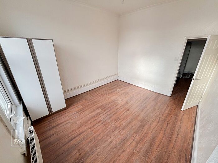 2 Bedroom Flat To Rent In Lea Bridge Road, Waltham Forest, E17