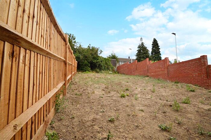 5 Bedroom Terraced House For Sale In Poplar Road, Rochester, ME2