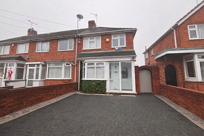 3 Bedroom Semi Detached House To Rent In Waddington Avenue, Birmingham, B43