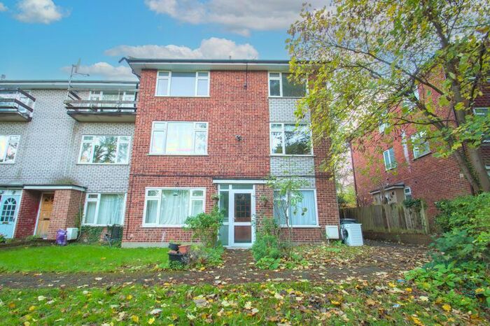 2 Bedroom Maisonette To Rent In Bean Road, Greenhithe, DA9