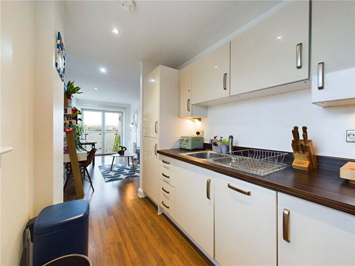 1 Bedroom Apartment For Sale In Bournemouth Road, London, SE15