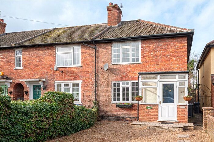 3 Bedroom End Terrace House For Sale In Pitt Crescent, London, SW19