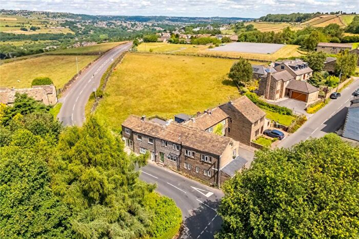 2 Bedroom Terraced House For Sale In Blackmoorfoot, Linthwaite, Huddersfield, HD7