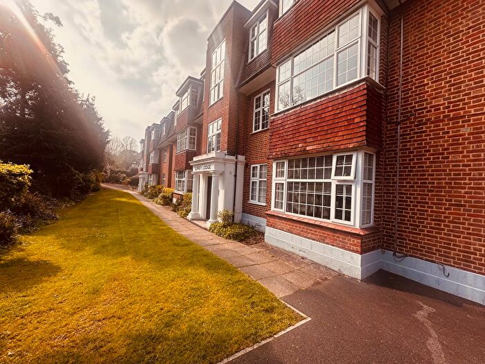 4 Bedroom Flat To Rent In Surrey Road, Bournemouth, BH4