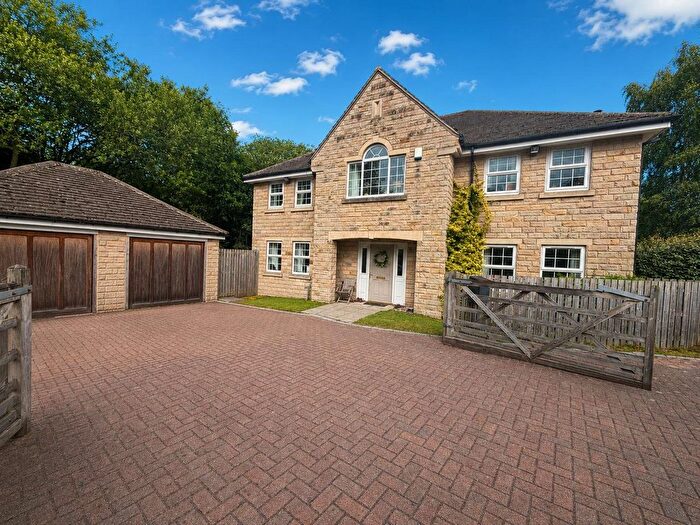 5 Bedroom Detached House To Rent In Conisborough Close, Burley In Wharfedale, Ilkley, West Yorkshire, LS29