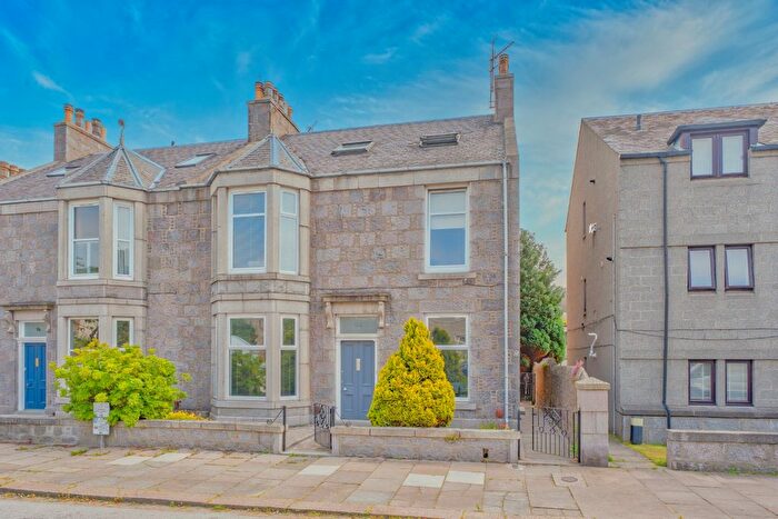 5 Bedroom Flat For Sale In Bonnymuir Place, Midstocket, Aberdeen, AB15