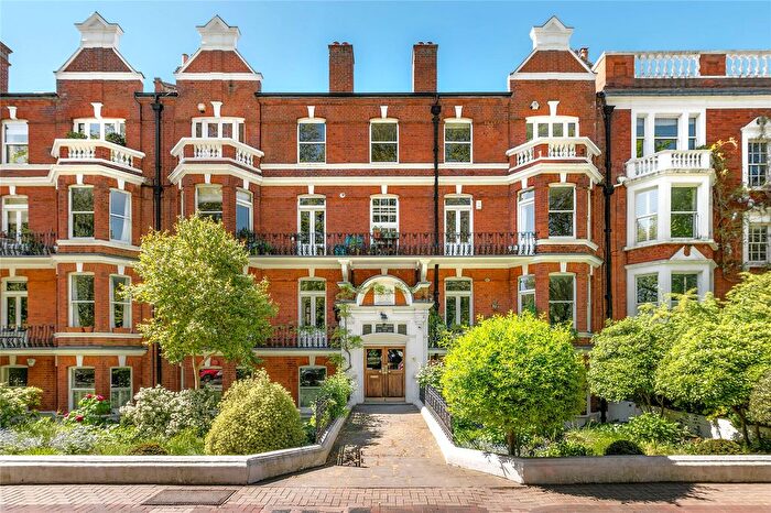 3 Bedroom Flat For Sale In Albert Mansions, Albert Bridge Road, Battersea, SW11