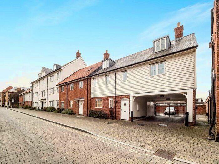 2 Bedroom Flat To Rent In Hart Street, Brentwood, CM14