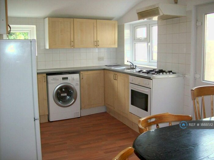 4 Bedroom Terraced House To Rent In Grove Road, Seven Sisters, N15