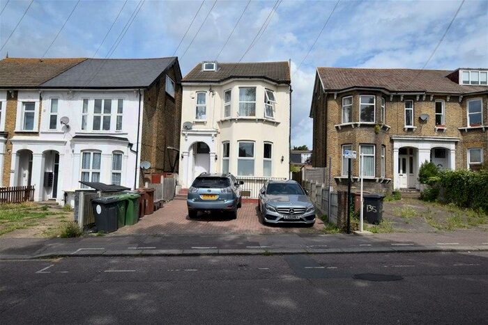1 Bedroom Flat To Rent In Hainault Road, Leytonstone, E11