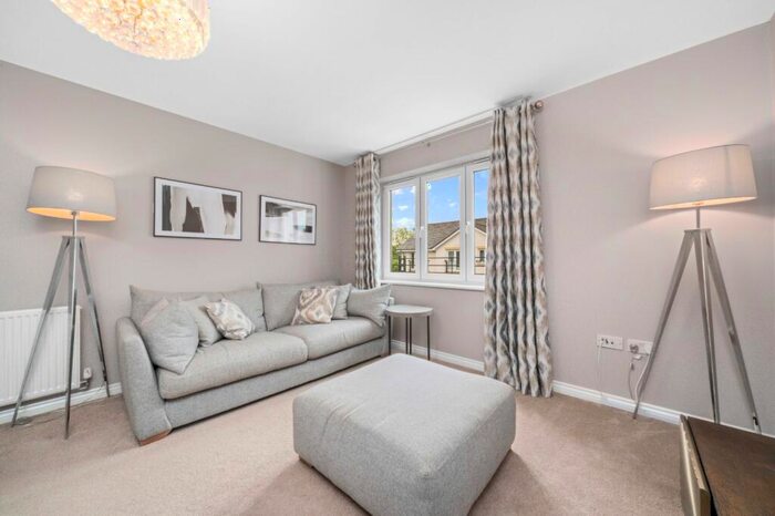 2 Bedroom Flat To Rent In Kelvindale Court, Glasgow, G12