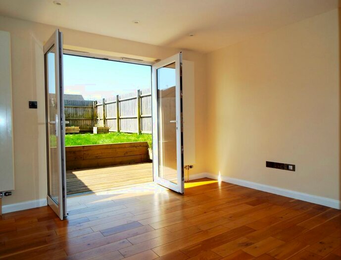 2 Bedroom End Of Terrace House To Rent In Cypress Gardens, Bicester, OX26