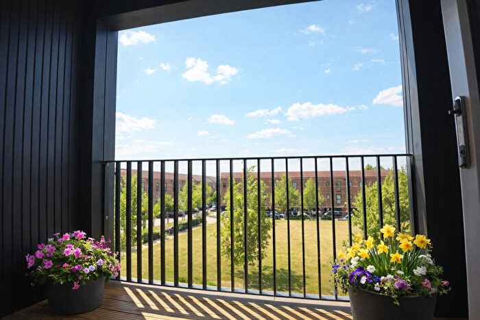 2 Bedroom Apartment For Sale In Fullerton Avenue, Dagenham, RM8