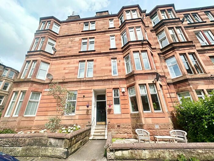 2 Bedroom Flat To Rent In Strathyre Street, Shawlands, G41