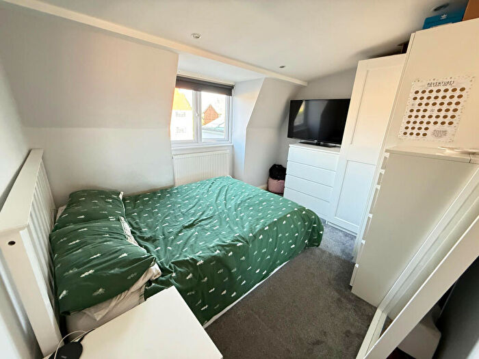 2 Bedroom Flat For Sale In Goring Road, Worthing, BN12