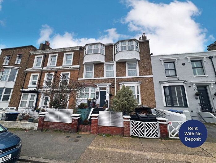 2 Bedroom Flat To Rent In Sweyn Road, Cliftonville, Margate, Kent, CT9