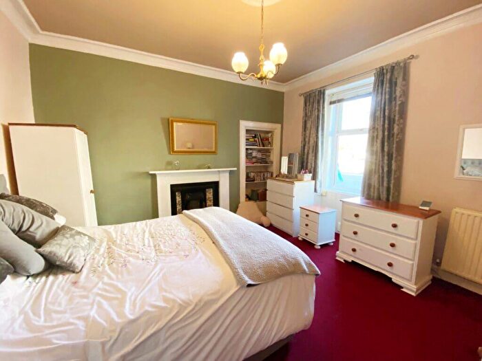 1 Bedroom Flat For Sale In New Road Milnathort, KY13