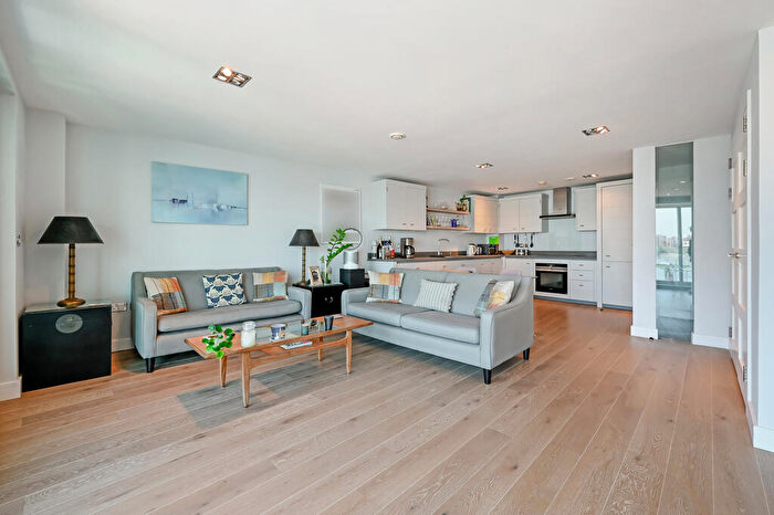 1 Bedroom Flat To Rent In Altura Tower, SW11