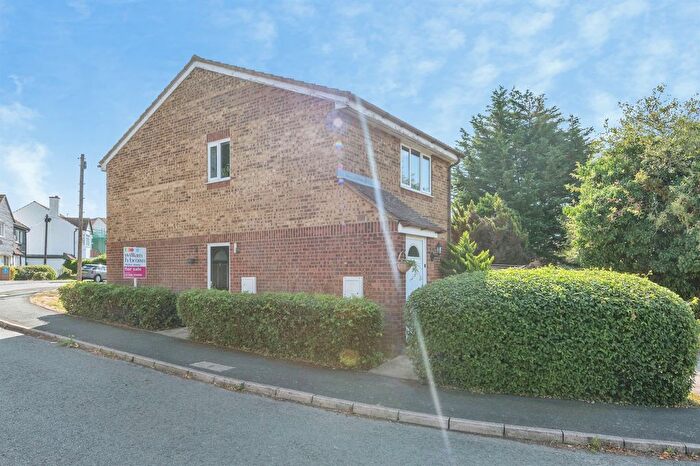 1 Bedroom Flat For Sale In Leston Close, Rainham, RM13