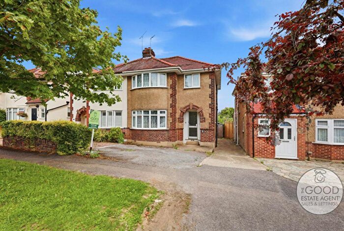 3 Bedroom Semi-Detached House For Sale In Alderton Way, Loughton, IG10