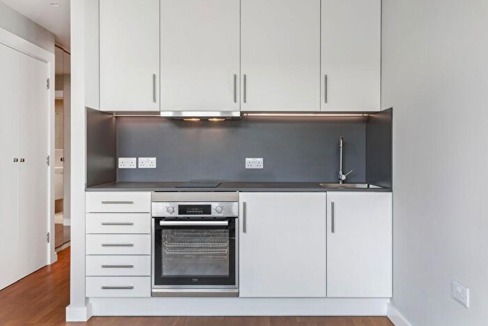 Flat To Rent In Orion House - Cranbrook Road, IG1