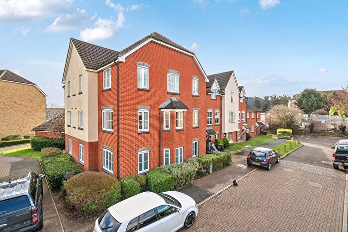 2 Bedroom Flat For Sale In Mercer Close, Larkfield, Aylesford, ME20