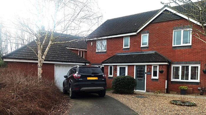 3 Bedroom End Of Terrace House To Rent In Melford Close, Corby, NN18