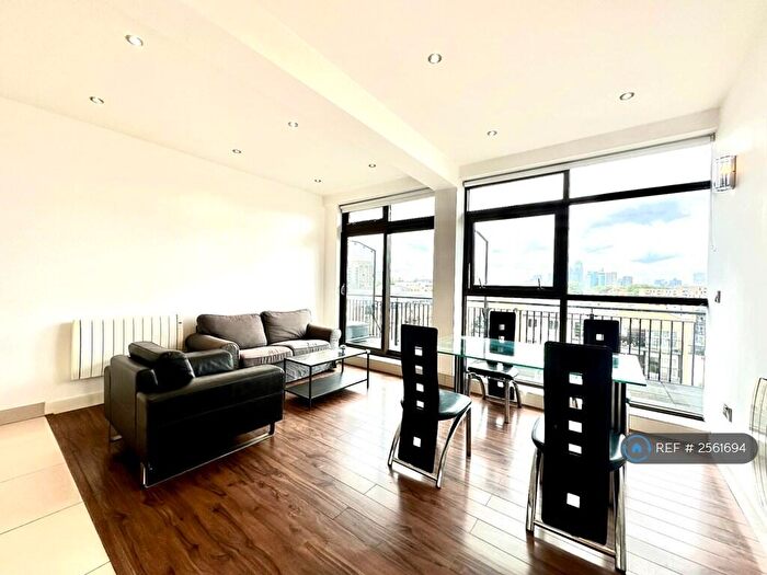 1 Bedroom Penthouse To Rent In Copperfield Road, London, E3