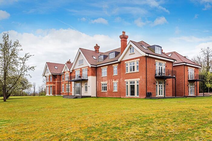 2 Bedroom Flat To Rent In Ref: Gf - Horsehill, Norwood Hill, RH6