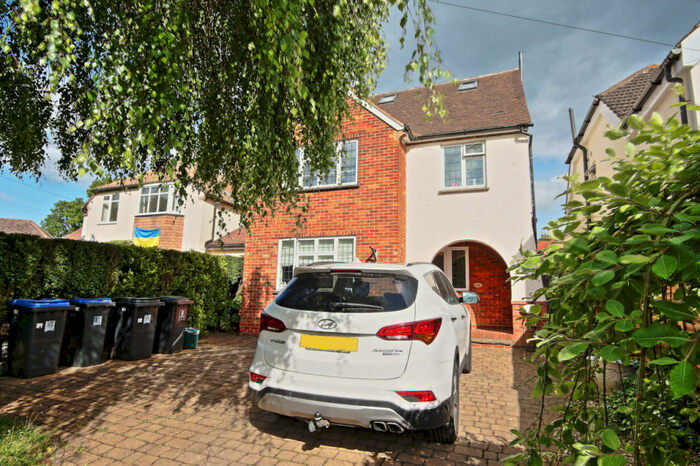 4 Bedroom Detached House To Rent In Cavendish Road, Woking, GU22