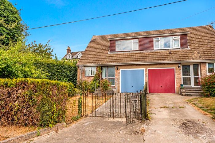3 Bedroom Semi Detached House For Sale In Valley Close, Brimscombe, Stroud, GL5