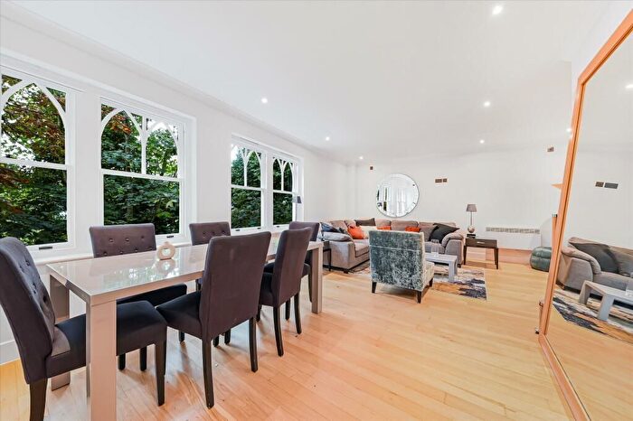 3 Bedroom Property To Rent In North End Way, Hampstead, NW3