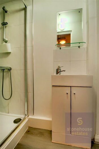 1 Bedroom End Of Terrace House To Rent In Fairbridge Road, Archway, London, N19